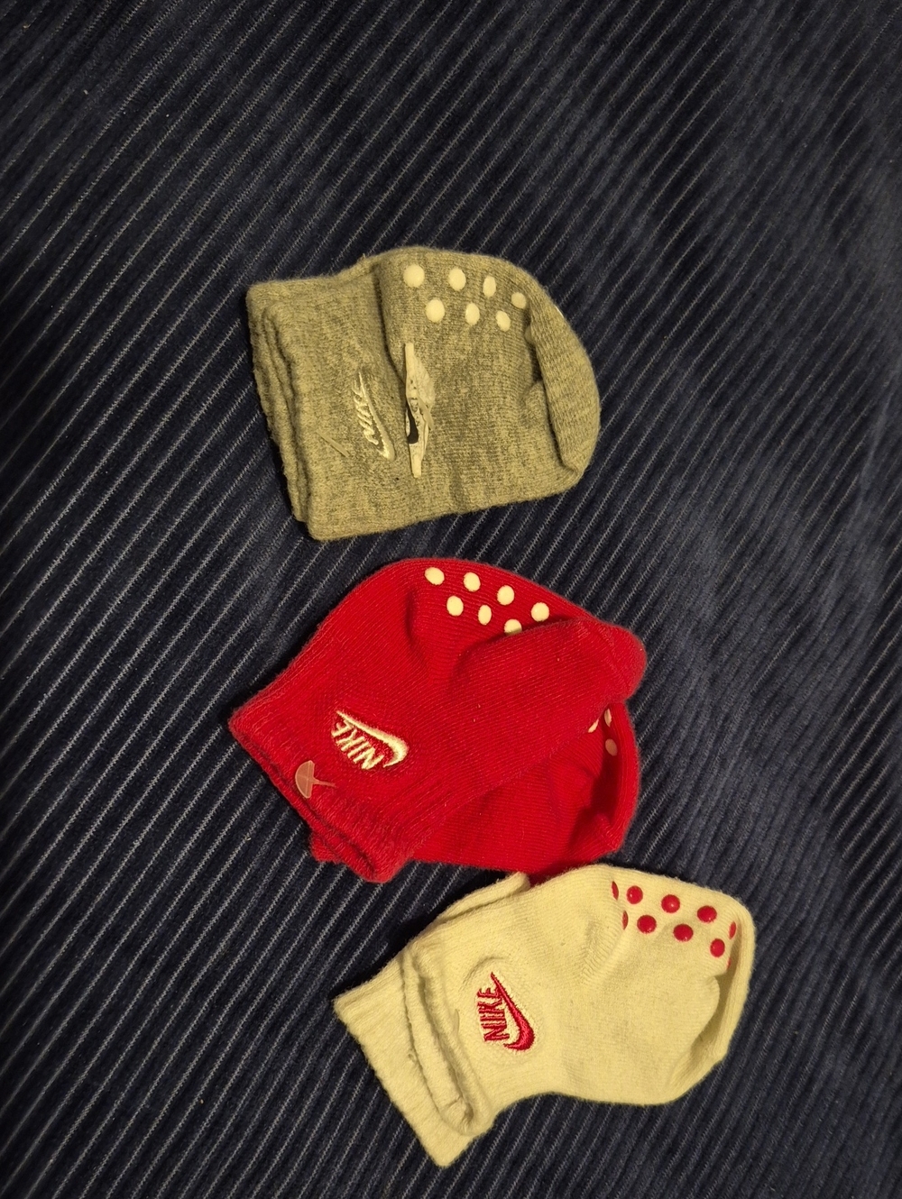 Nike Kids Grip Mittens in Red, Gray & Cream